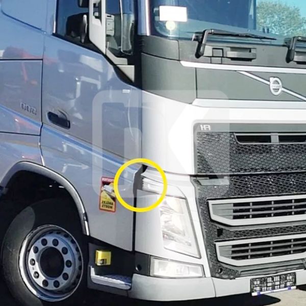 CORNER LIGHT TOP COVER LHS FOR VOLVO FH 2013 - 2020. Secondary image